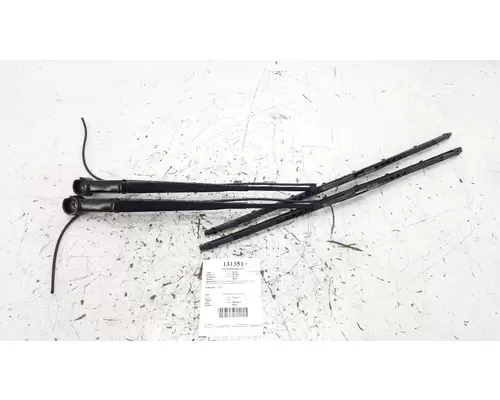 PETERBILT 579 Windshield Wiper Arm & Components