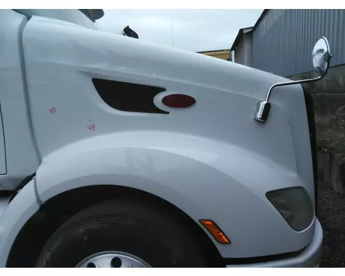 PETERBILT 587 2011-2025 HOOD