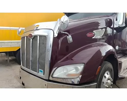 PETERBILT 587 2011-2025 HOOD