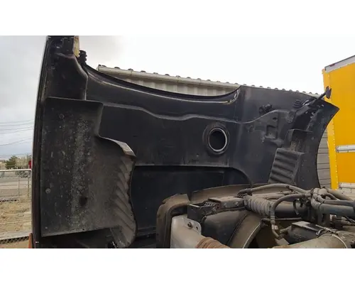 PETERBILT 587 2011-2025 HOOD