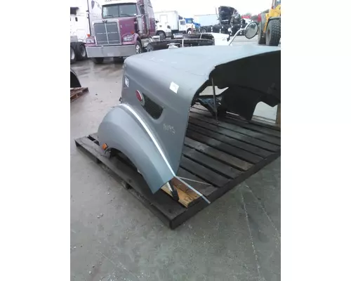 PETERBILT 587 2011-2025 HOOD