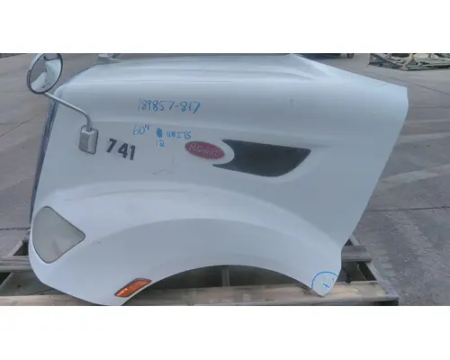 PETERBILT 587 2011-2025 HOOD