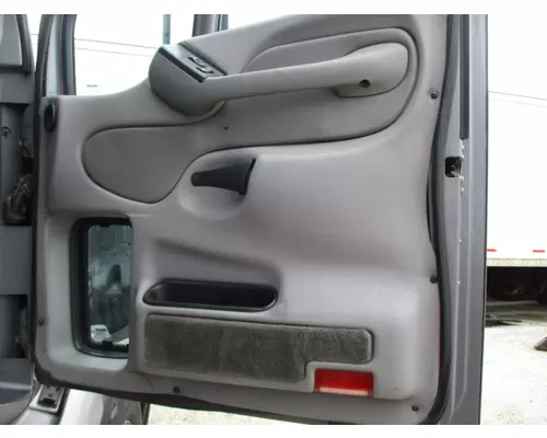 PETERBILT 587 2012-2018 DOOR ASSEMBLY, FRONT