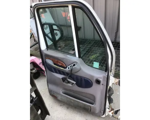 PETERBILT 587 2012-2018 DOOR ASSEMBLY, FRONT