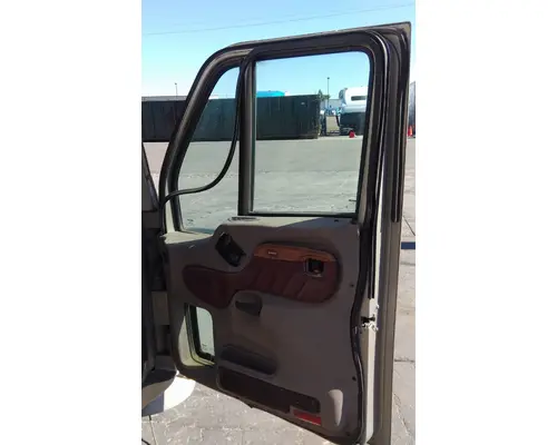 PETERBILT 587 2012-2018 DOOR ASSEMBLY, FRONT