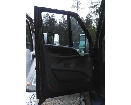 PETERBILT 587 2012-2018 DOOR ASSEMBLY, FRONT