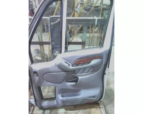 PETERBILT 587 2012-2018 DOOR ASSEMBLY, FRONT