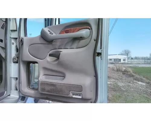 PETERBILT 587 2012-2018 DOOR ASSEMBLY, FRONT
