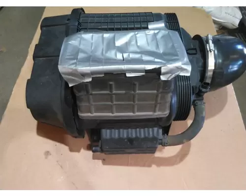 PETERBILT 587 AIR CLEANER