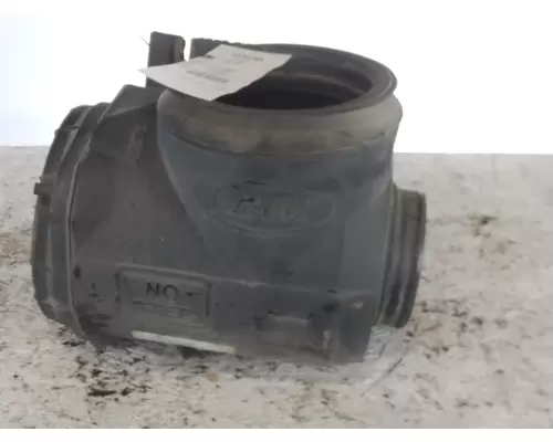 PETERBILT 587 AIR CLEANER