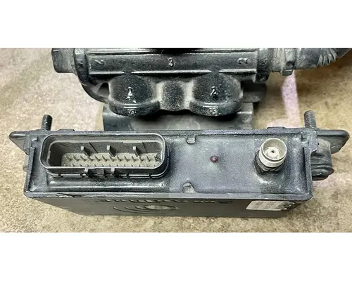 PETERBILT 587 Abs Modulator Valve