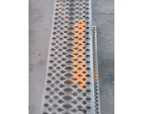 PETERBILT 587 BATTERY BOX