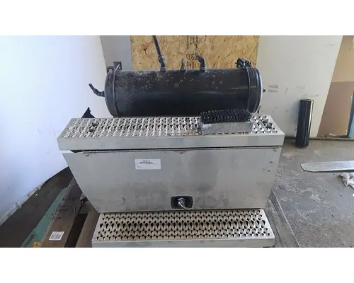PETERBILT 587 BATTERY BOX