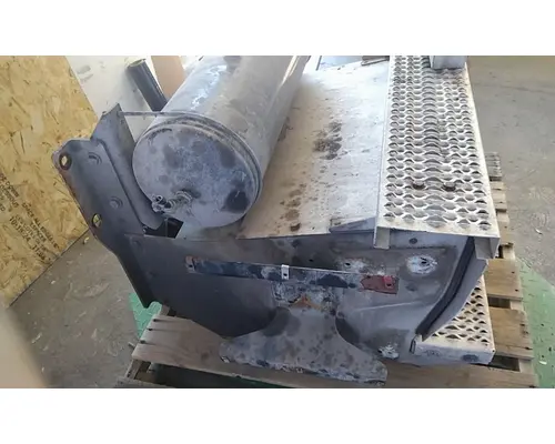 PETERBILT 587 BATTERY BOX