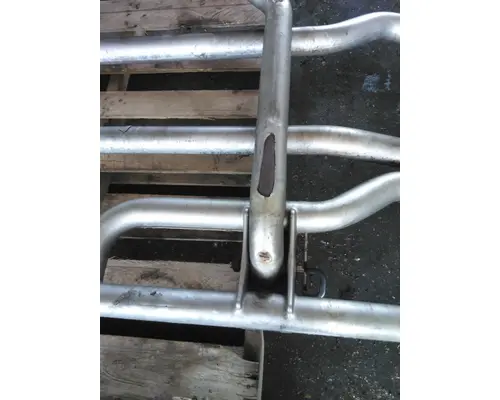 PETERBILT 587 BUMPER BRUSH GUARD