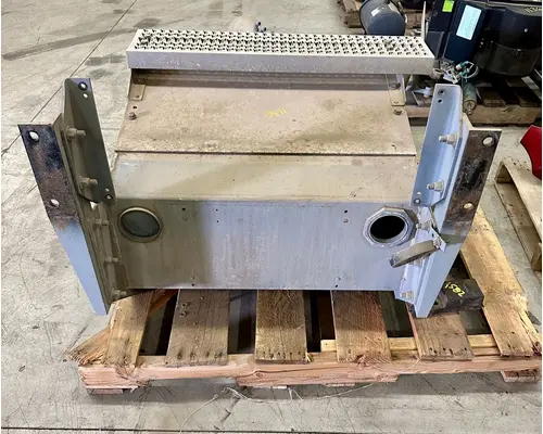 PETERBILT 587 Battery Box