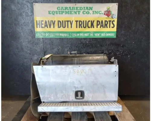 PETERBILT 587 Battery Boxes