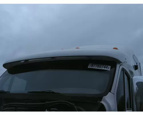 PETERBILT 587 CAB CLIP