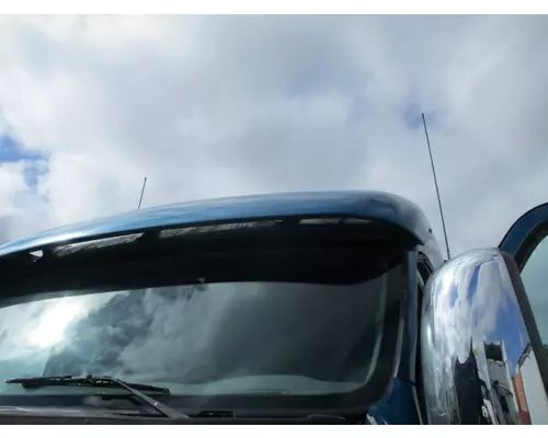 PETERBILT 587 CAB CLIP