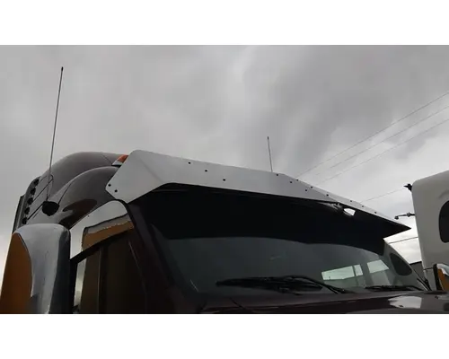 PETERBILT 587 CAB CLIP