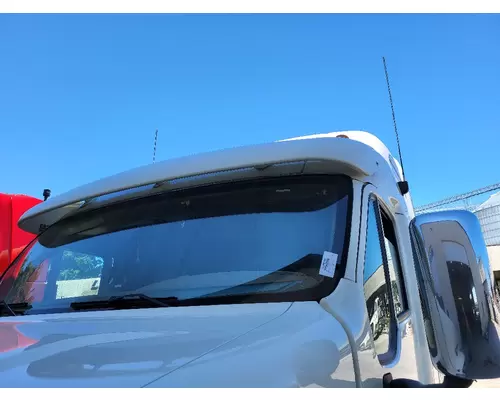PETERBILT 587 CAB CLIP