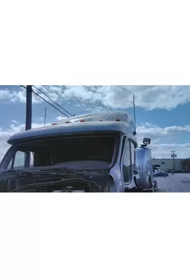 PETERBILT 587 CAB CLIP