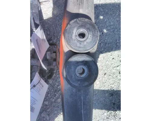 PETERBILT 587 CAB MOUNT,BRACKET