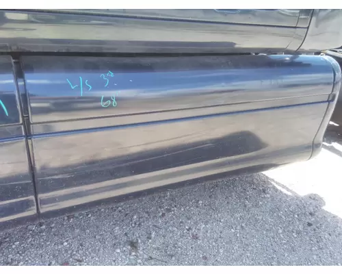 PETERBILT 587 CAB SKIRTSIDE FAIRING