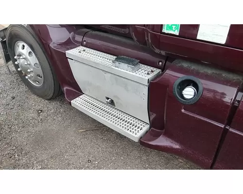 PETERBILT 587 CAB SKIRTSIDE FAIRING