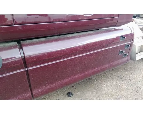PETERBILT 587 CAB SKIRTSIDE FAIRING