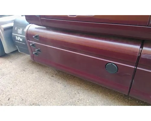 PETERBILT 587 CAB SKIRTSIDE FAIRING