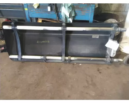 PETERBILT 587 CAB SKIRTSIDE FAIRING
