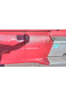 PETERBILT 587 CAB SKIRT/SIDE FAIRING