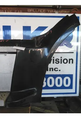PETERBILT 587 CAB SKIRT/SIDE FAIRING
