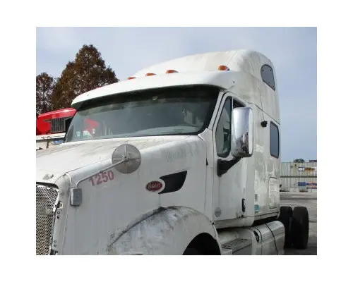 PETERBILT 587 CAB