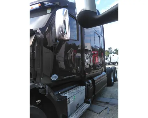 PETERBILT 587 CAB