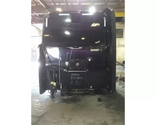 PETERBILT 587 CAB