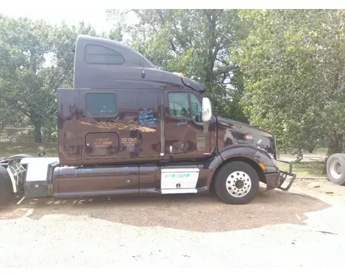 PETERBILT 587 CAB