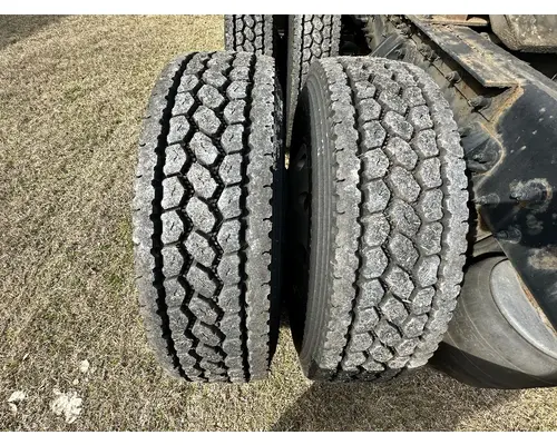 PETERBILT 587 Complete Vehicle