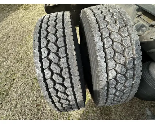 PETERBILT 587 Complete Vehicle