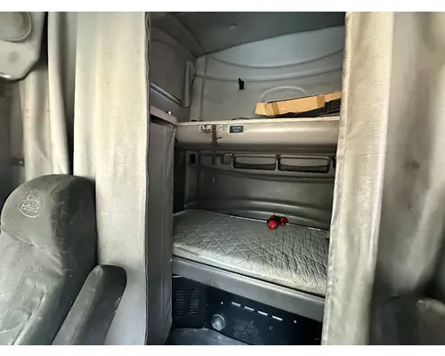 PETERBILT 587 Complete Vehicle