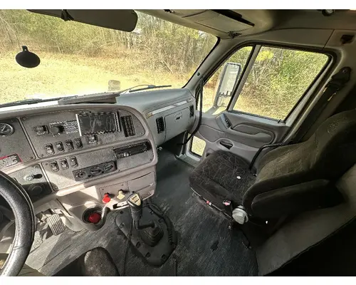 PETERBILT 587 Complete Vehicle