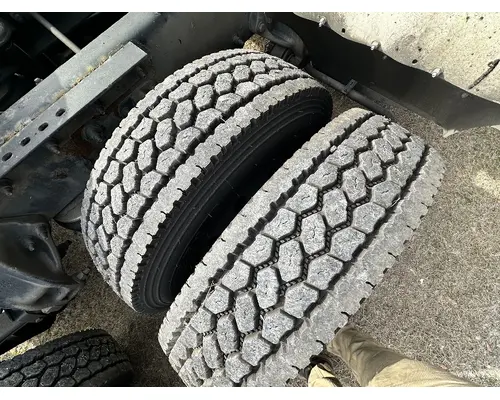 PETERBILT 587 Complete Vehicle