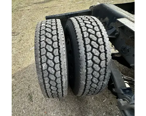 PETERBILT 587 Complete Vehicle