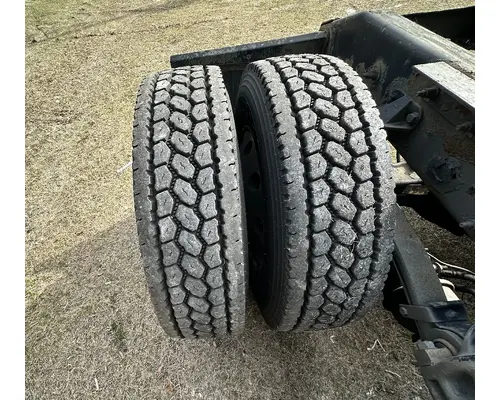 PETERBILT 587 Complete Vehicle