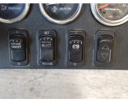 PETERBILT 587 DASH PANEL