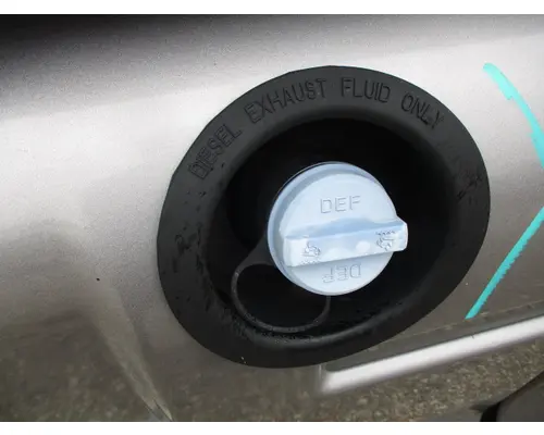 PETERBILT 587 DEF TANK