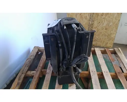 PETERBILT 587 DEF TANK