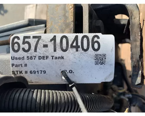 PETERBILT 587 DEF Tank