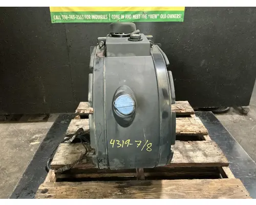 PETERBILT 587 DEF Tank